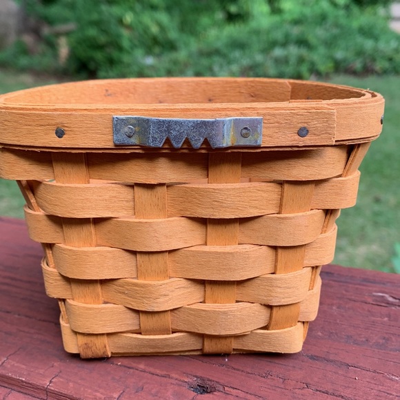 Longaberger 1999 Small Basket, 3” x 3 1/2” - Picture 3 of 9